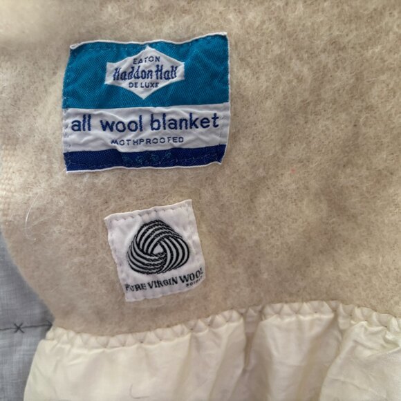 Vintage Eaton Haddon Hall Pure Virgin Wool Blanket .. Moth Proof - 1970's - Picture 4 of 10